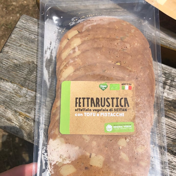 review photo of Fettarustica Affettato vegetale di seitan con tofu e pistacchi shared by @arualinilazza on 03 Jun 2022 - review