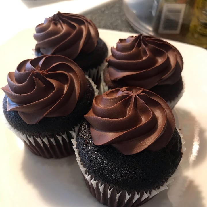 photo of Rubicon Bakers Vegan chocolate blackout cupcakes shared by @yoganaorganabanana on  05 May 2021 - review