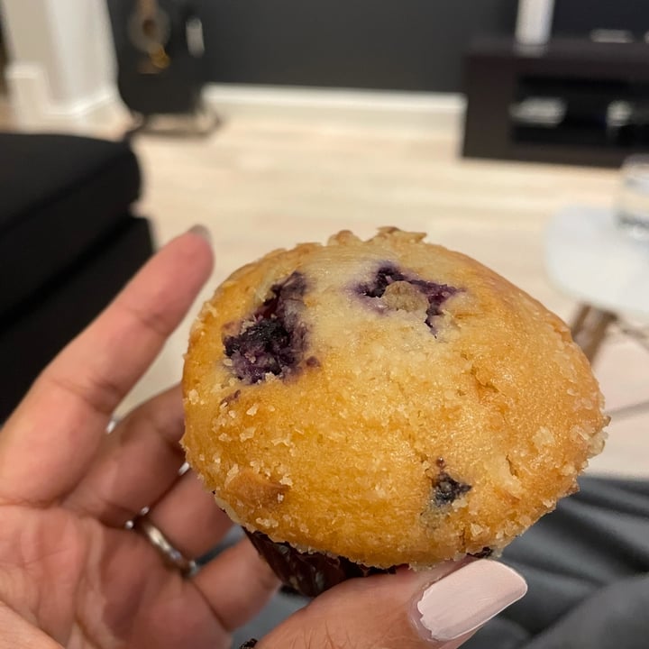 photo of Woolworths Food Blueberry and lemon muffins shared by @pravika on  11 Oct 2021 - review
