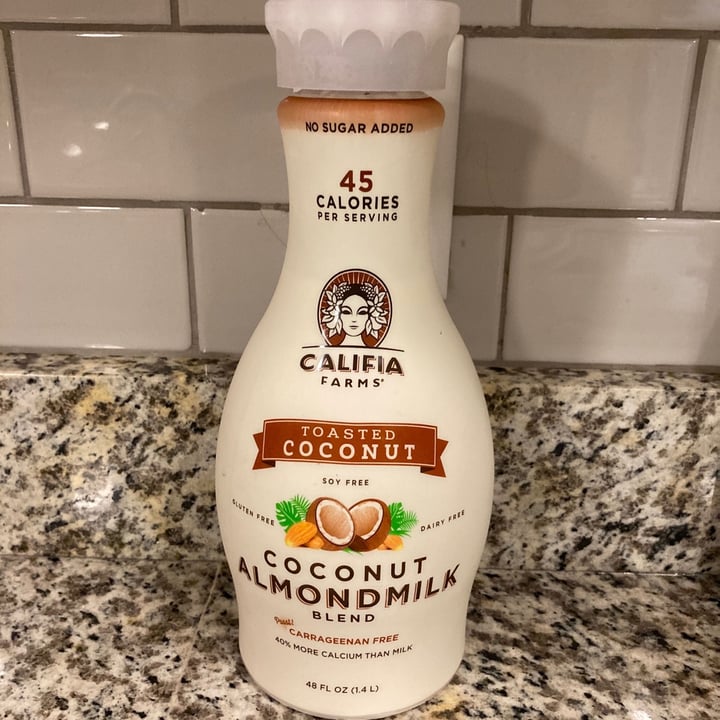 photo of Califia Farms Toasted Coconut Almondmilk Blend shared by @andruvegan on  30 Jun 2020 - review