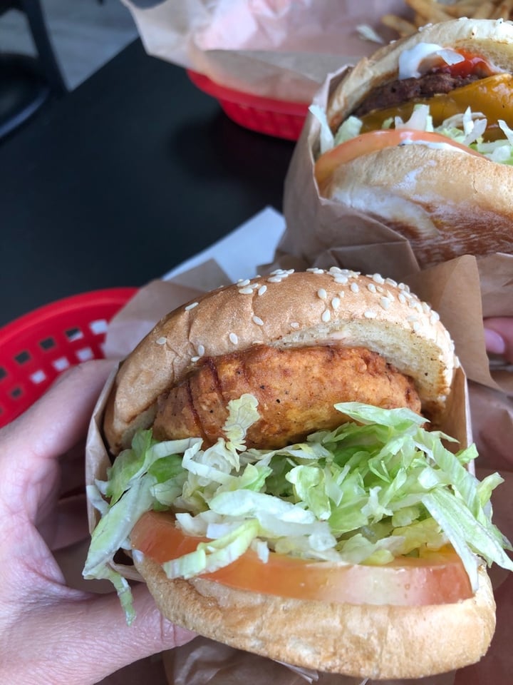 photo of Nice Guys 100% Vegan Spicy Chicken Sandwich shared by @islandbird on  01 Dec 2019 - review