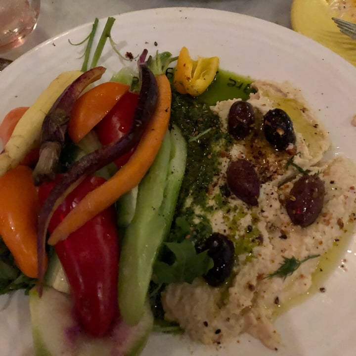 review photo of Cafe Gratitude Hummus Plate (with Veggies) shared by @mouthwings on 17 Dec 2019 - review