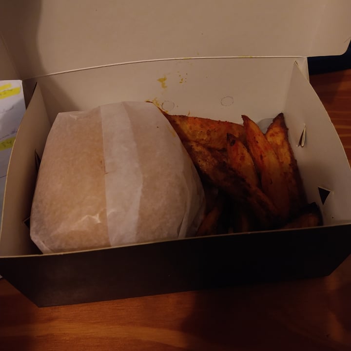 review photo of Burger Evolution (Delivery and Takeaway) Gringa shared by @ariantimo on 15 May 2021 - review