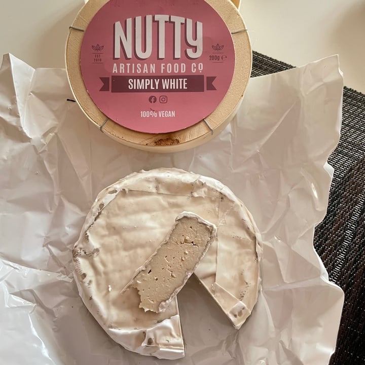 photo of Nutty Artisan Foods Simply White Camembree shared by @murielbrewriel on  08 Aug 2021 - review