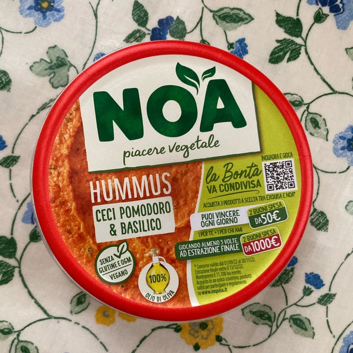 photo of Noa Hummus ceci pomodoro basilico shared by @flasol on  28 Oct 2022 - review