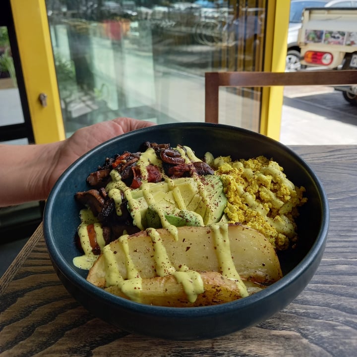 photo of Lexi's Healthy Eatery Farmers Breakfast Bowl shared by @gregorygreen on  29 Oct 2021 - review