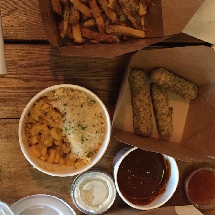 photo of Nateure’s Plate Mozzarella Sticks shared by @sunflowermichelle on  06 Apr 2022 - review