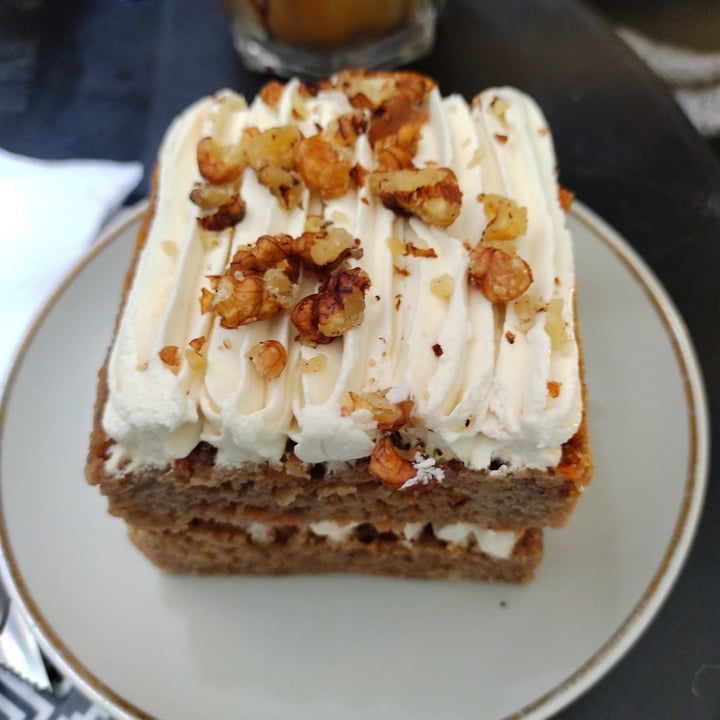 review photo of MOLA Carrot Cake shared by @juanandol on 25 Jan 2022 - review