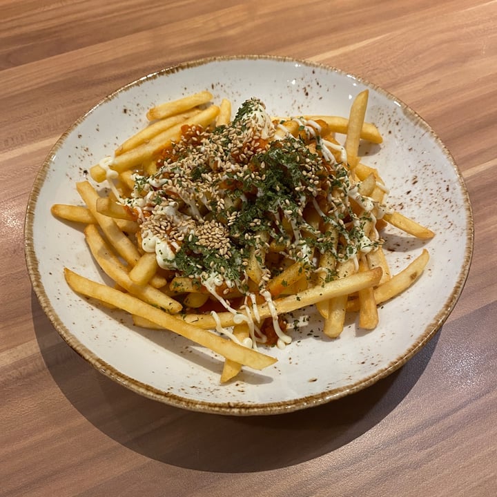review photo of Am I Addicted - Pottery Studio & V Cafe Hooked on Gochujang Fries shared by @irianu on 27 Jun 2022 - review