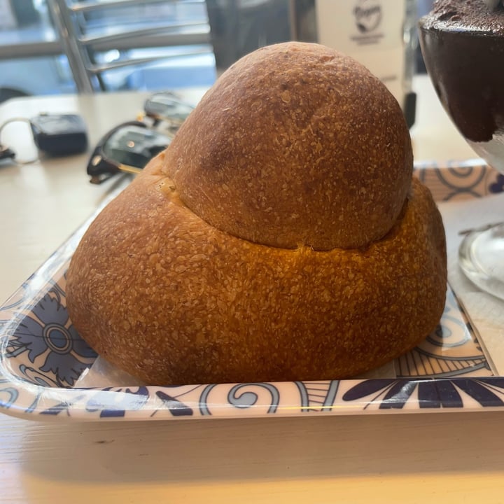 photo of Bar Dolcezza di Cuscunà Temistocle Brioche con tuppo shared by @greta08 on  08 Jun 2022 - review