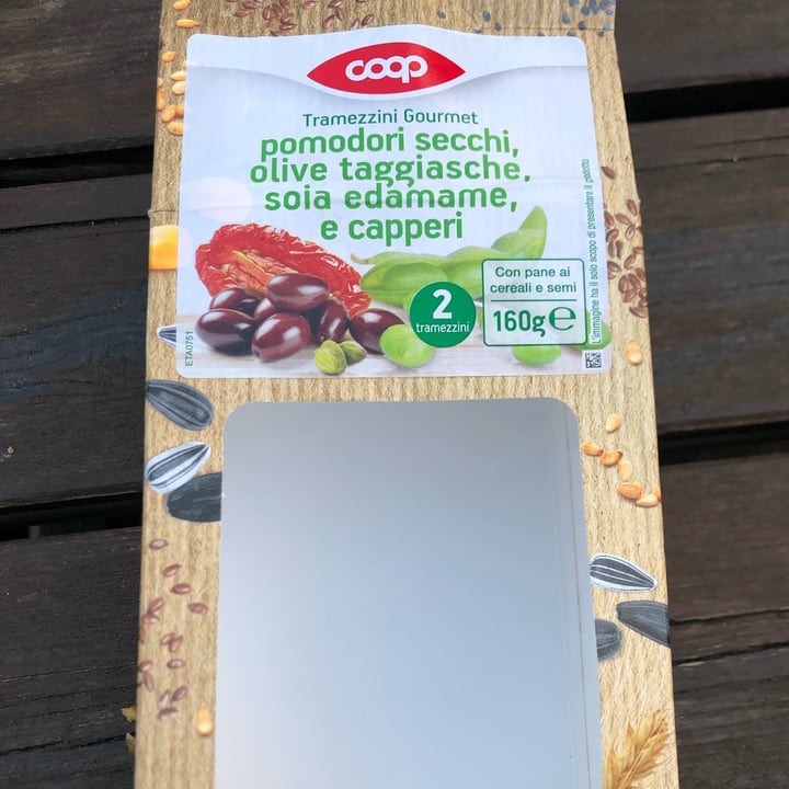review photo of Coop Tramezzini Gourmet, Pomodori Secchi, Olive Taggiasche, Soia Edamame e Capperi shared by @margheritapalagi on 16 Sep 2022 - review