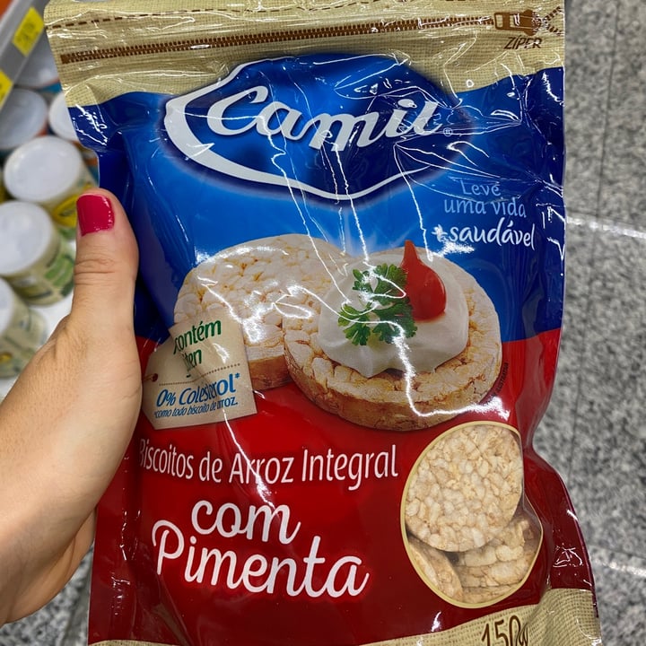 photo of Camil Biscoito de arroz integral com pimenta shared by @danimoretto on  12 May 2022 - review