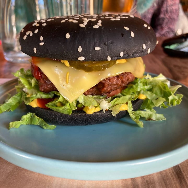 photo of EnVie Vegan The Dark Knight burger shared by @oliviamissale on  13 Jun 2022 - review