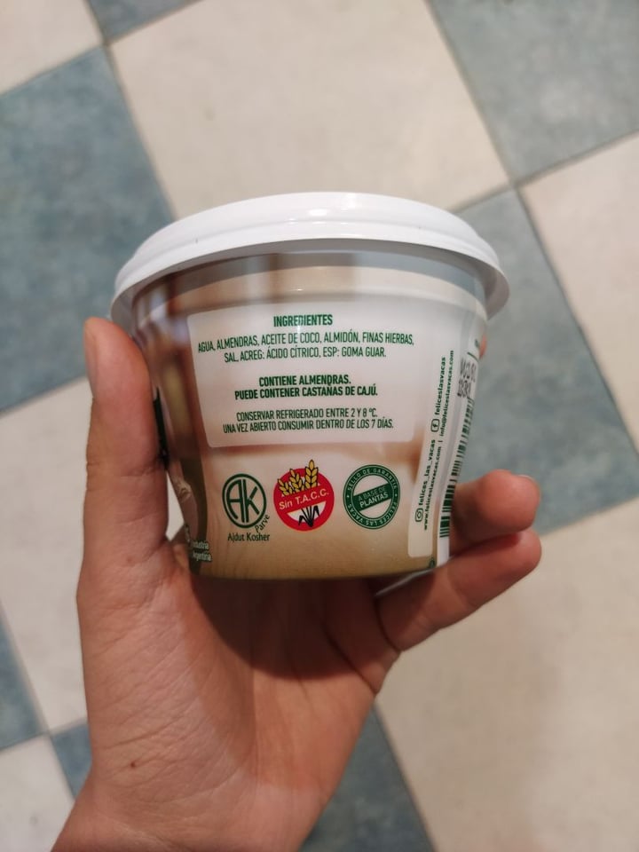 photo of Felices Las Vacas Queso Untable Fantastique Finas Hierbas shared by @celes on  31 Mar 2021 - review