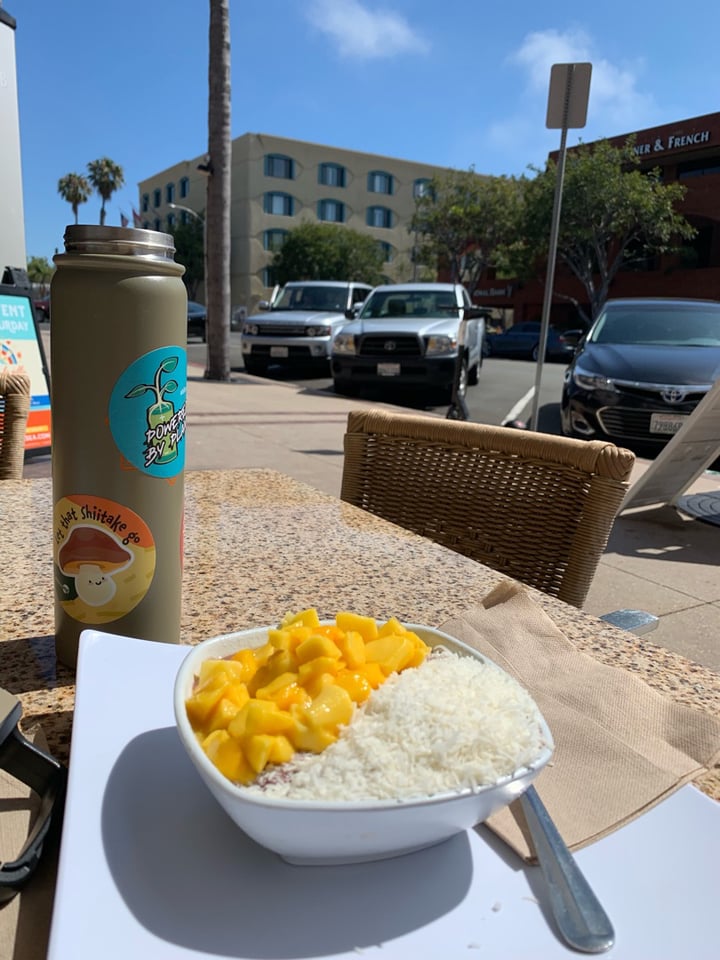 review photo of Lean and Green Cafe La Jolla Acai Bowl with Mango and Coconut shared by @alaine on 20 Aug 2019 - review