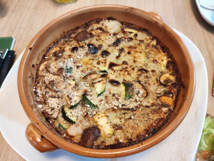 photo of Alge Restaurant Heidelberg Kartoffelgratin mit Zucchini und Champignons überbacken mit feiner Cashewsoße shared by @queenhy on  13 Jul 2019 - review