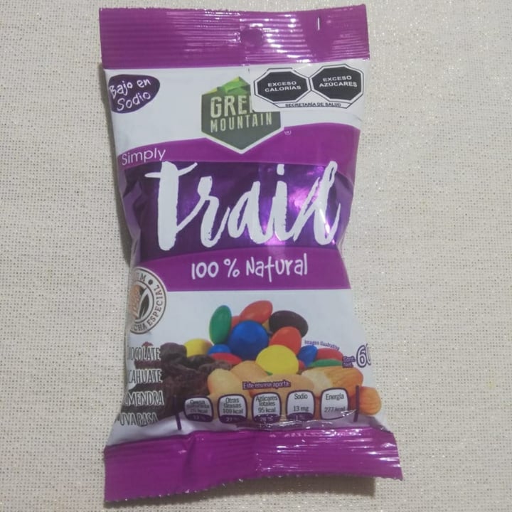 photo of The Green Mountain Simply trail Mix shared by @ximenamachete on  13 Jul 2021 - review