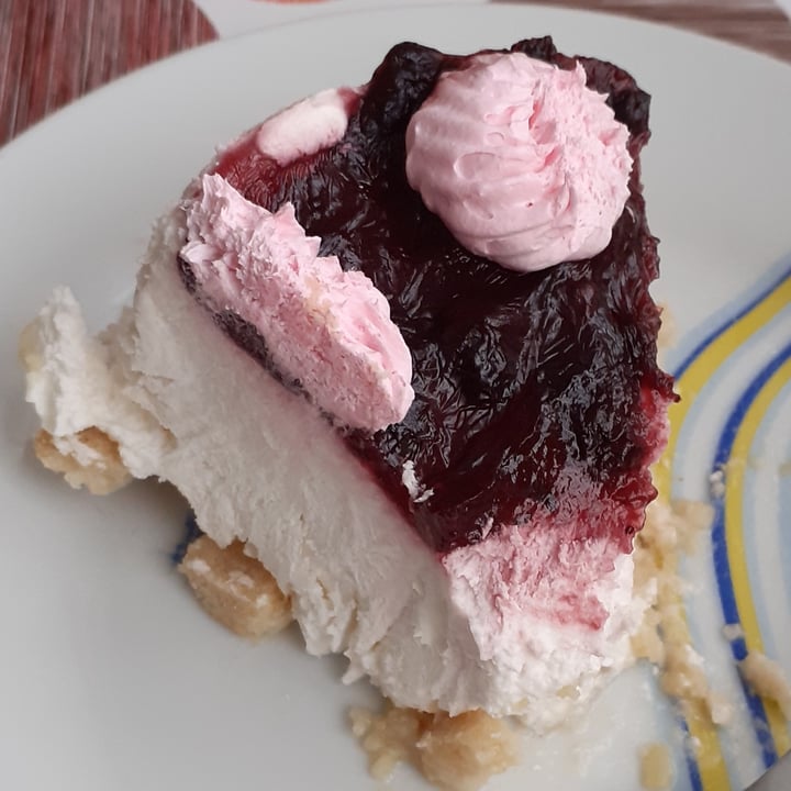 photo of Vegan bombon sin gluten Cheesecake de frutos rojos shared by @mathiasayala on  04 Apr 2021 - review