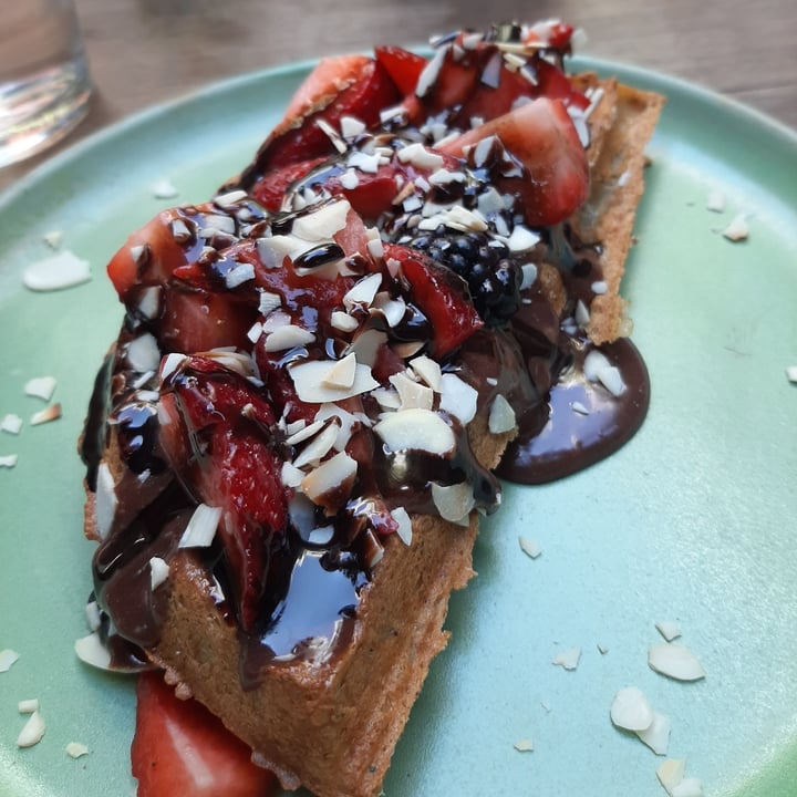 review photo of Neretta Café & Gelato Waffle Cardinale (De Masa Vegana) shared by @plantia on 31 Oct 2020 - review