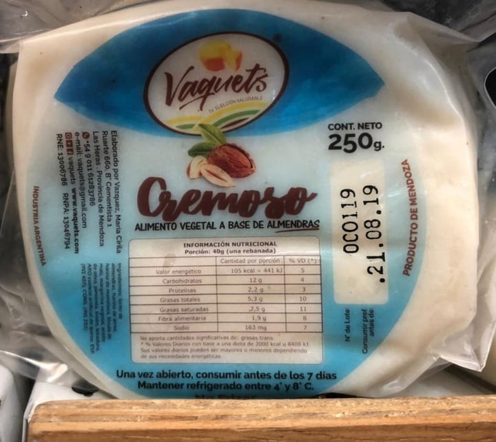 photo of Vaquets Queso Cremoso a Base de Almendras shared by @agusdaleoso on  01 Aug 2019 - review