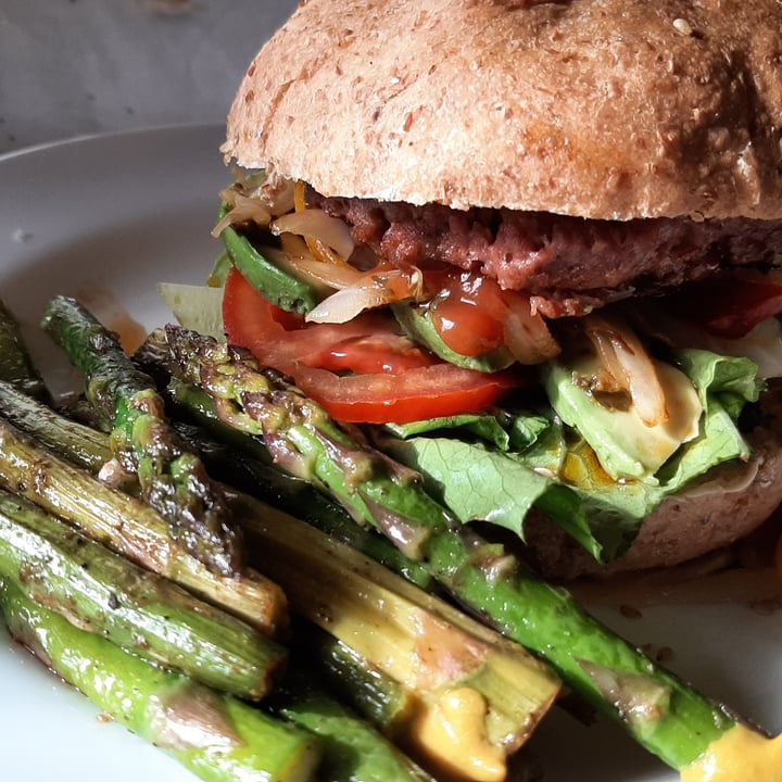 photo of Beyond Meat Beyond Burger Plant-Based Burger 19g shared by @marianova on  21 Jun 2021 - review