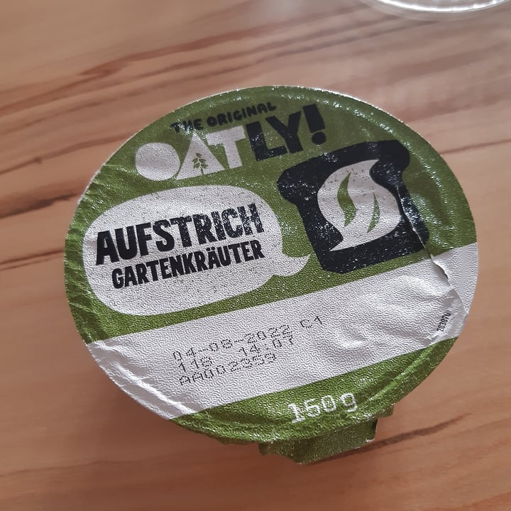 photo of Oatly Aufstrich Gartenkräuter shared by @gooseberry on  23 Jul 2022 - review