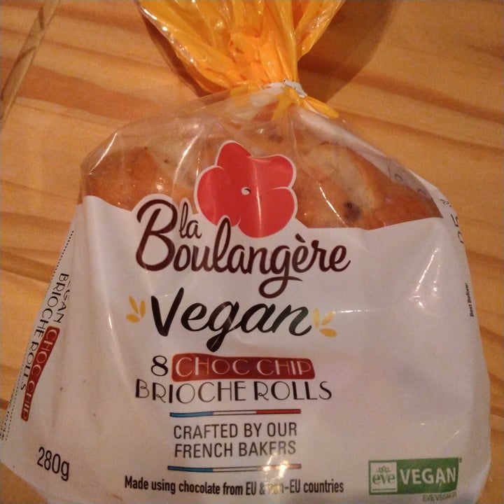 review photo of La Boulangère Chocolate Chip Brioche Rolls shared by @clairealice on 22 Jan 2021 - review