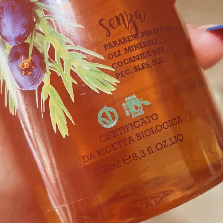 photo of YES! all natural bio shampoo eucalipto e ginepro shared by @barrottamarta on  10 Aug 2021 - review