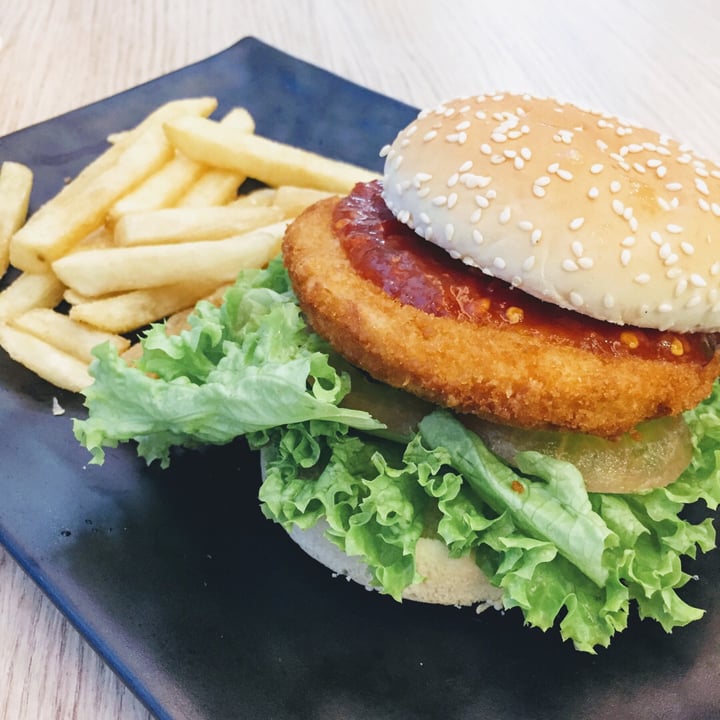 photo of Greendot @ Star Vista Thai Spicy Konnyaku Burger shared by @waisum on  19 Dec 2019 - review
