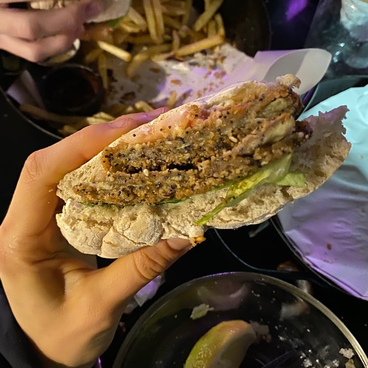 photo of JU Vegano Sandwich De Milanesa De Berenjenas shared by @inespressable on  15 Aug 2021 - review