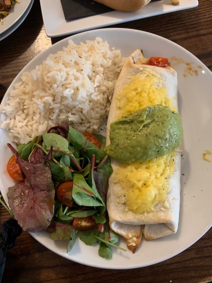 photo of The Auld Hoose Burrito vegano shared by @margochi on  23 Sep 2019 - review