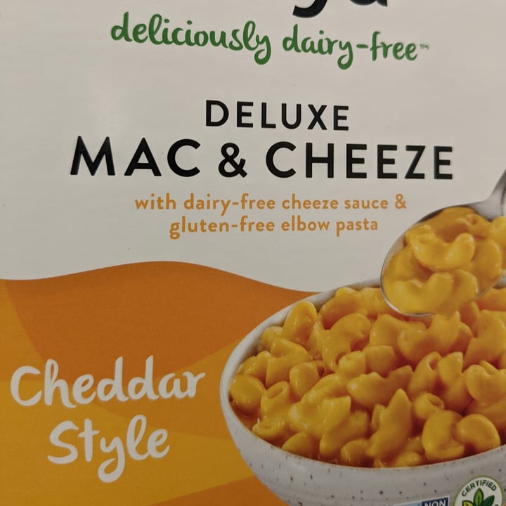 photo of Daiya delux mac and cheese cheddar style shared by @kattyaybar on  16 Oct 2022 - review