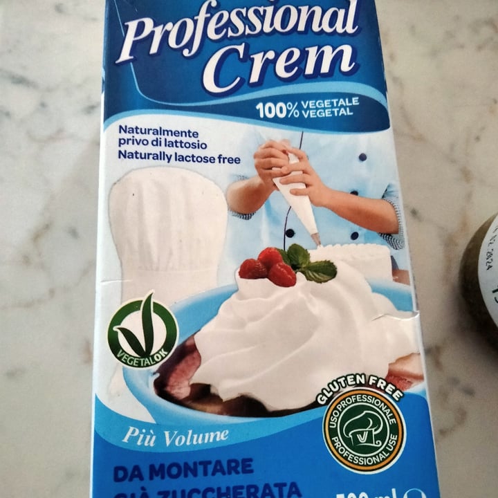 review photo of Professional Crem Panna Da Montare Già Zuccherata shared by @lunagioia on 12 Apr 2022 - review