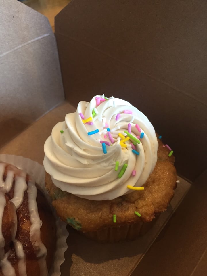 photo of Make Believe Bakery Funfetti Cupcake shared by @mallory17 on  01 Oct 2019 - review