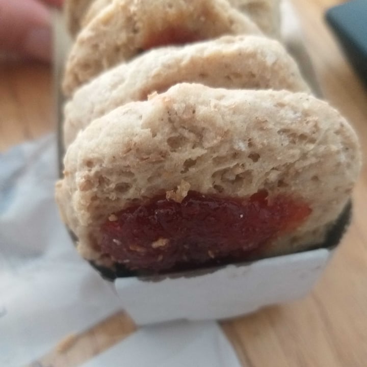 review photo of Kiwicha Pepas de algarroba y frambuesa shared by @carobc on 06 Apr 2022 - review