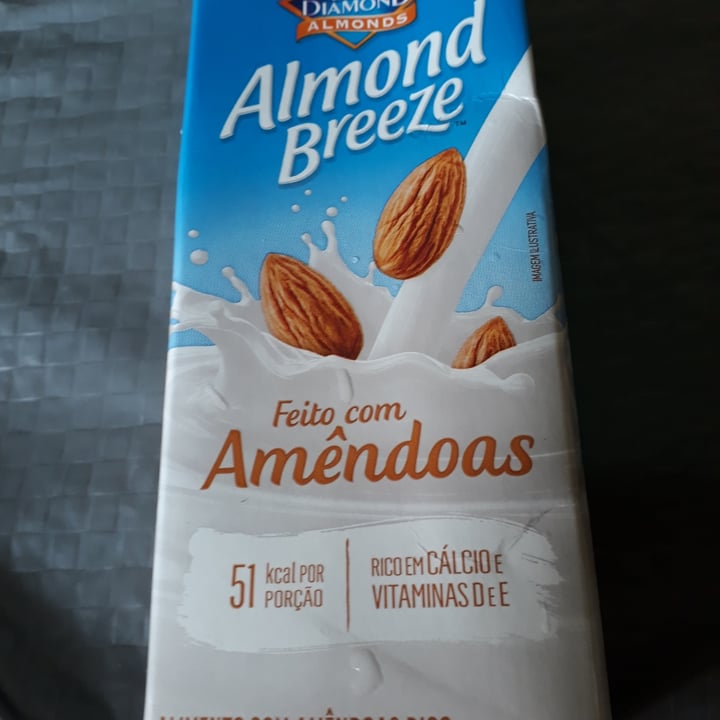 photo of Almond Breeze Almond Breeze,leite De Amendoas shared by @marisalkopruchinski on  06 Sep 2022 - review