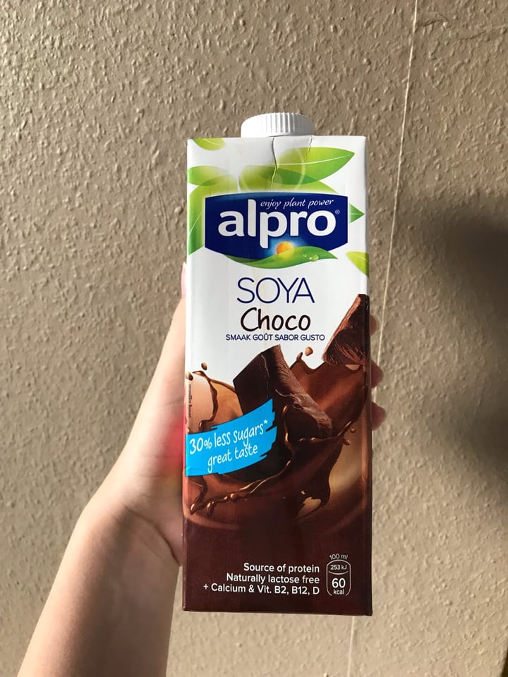 review photo of Alpro Chocolate Flavored Soya Milk shared by @bloemloete on 26 Aug 2019 - review