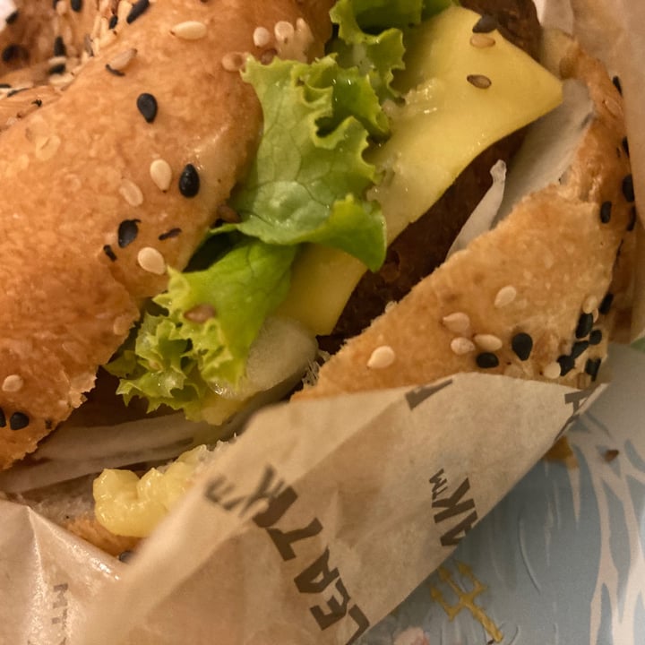 photo of Velicious Burger Queen Burger shared by @hidavidseeyouonthis on  26 Aug 2021 - review
