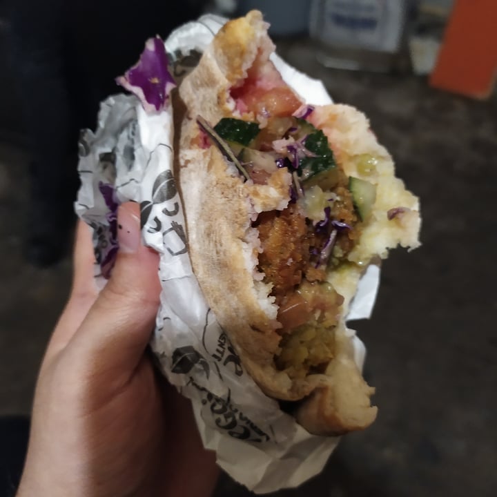 photo of Veggie Medio Oriente Falafel sandwich shared by @jhvh on  29 Aug 2021 - review