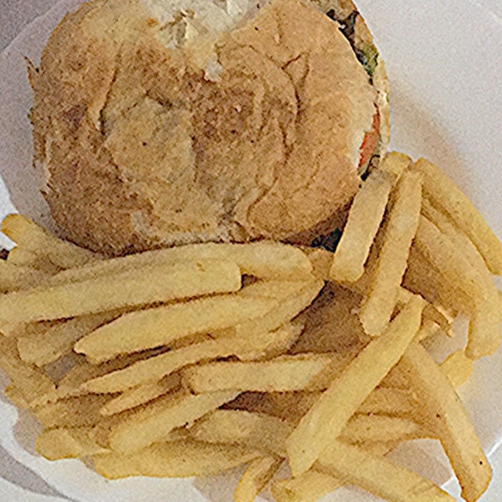 review photo of Veggie Chef Milanesa De Seitan Vegana Con Fritas shared by @kiarajaj on 09 Nov 2021 - review