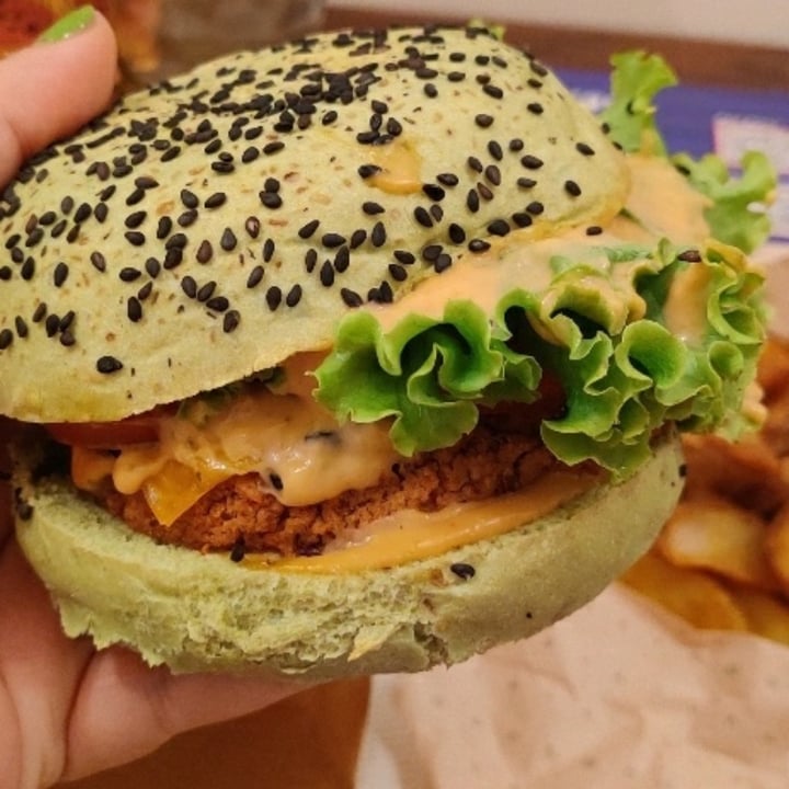 photo of Flower Burger Jungle Burger shared by @serenasofia on  01 Nov 2021 - review