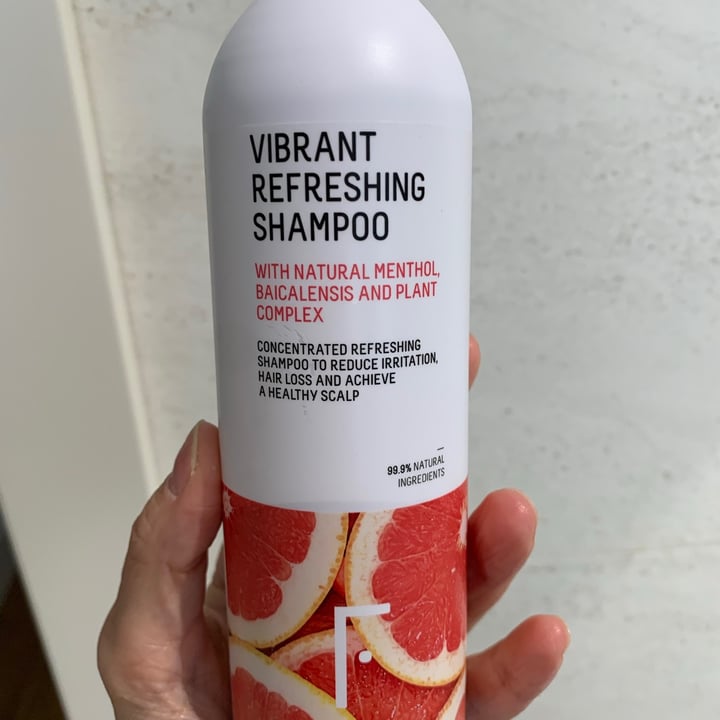 review photo of Freshly Cosmetics Champú refrescante con Pomelo shared by @marisaenelmundo on 10 Nov 2020 - review