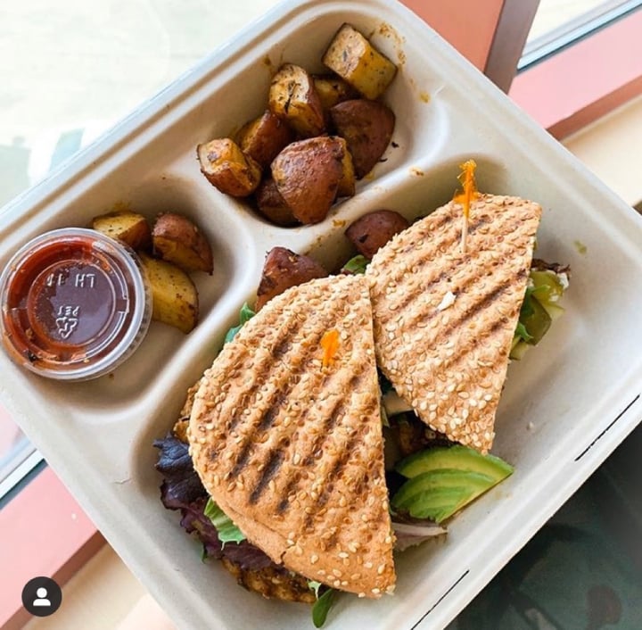 review photo of The Grain Cafe Deluxe Burger shared by @rileygilll on 01 Apr 2020 - review