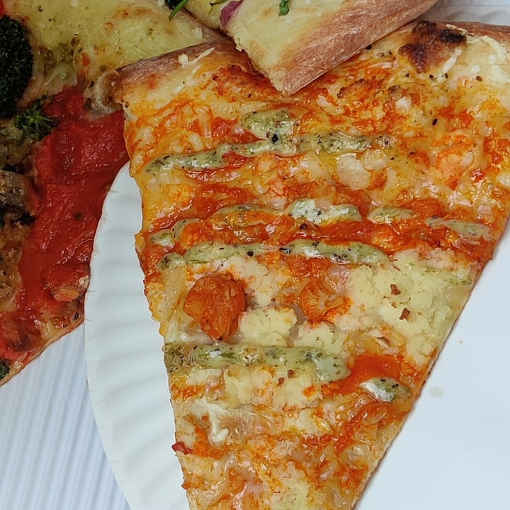photo of Screamer's Pizzeria Buffalo Cauliflower Slice shared by @els17 on  22 Jun 2022 - review
