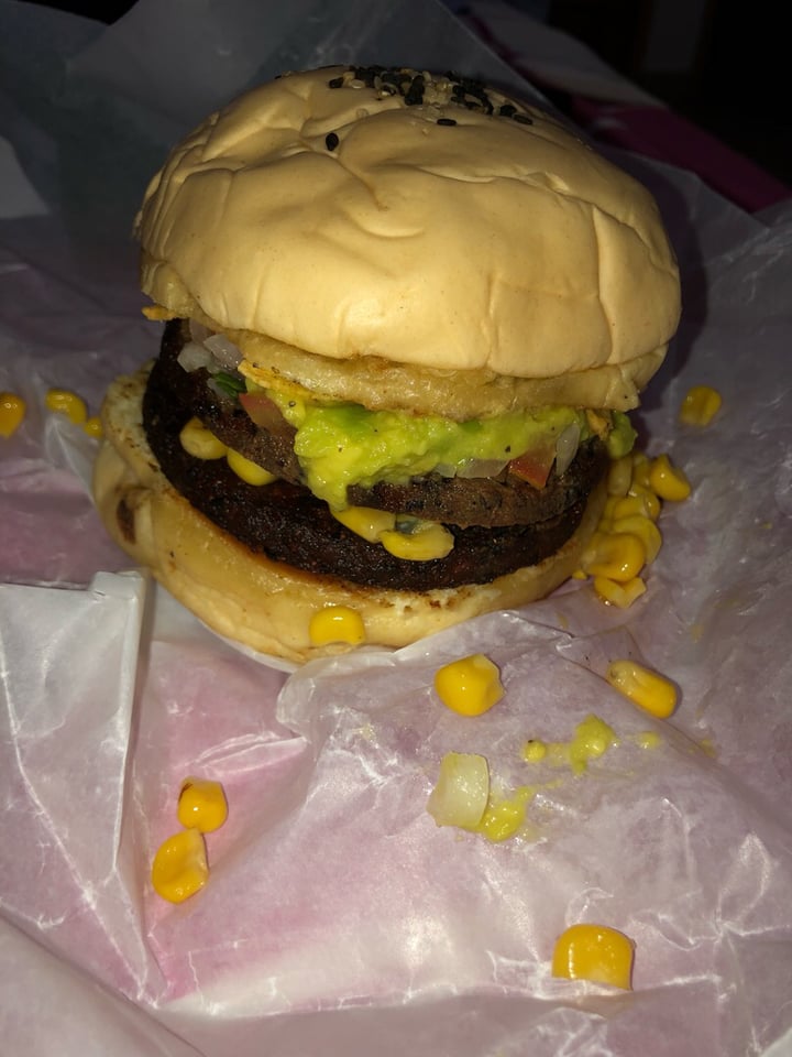 photo of Bean Burger Col Hamburguesa Mexicana shared by @angieviviescas on  29 Nov 2019 - review