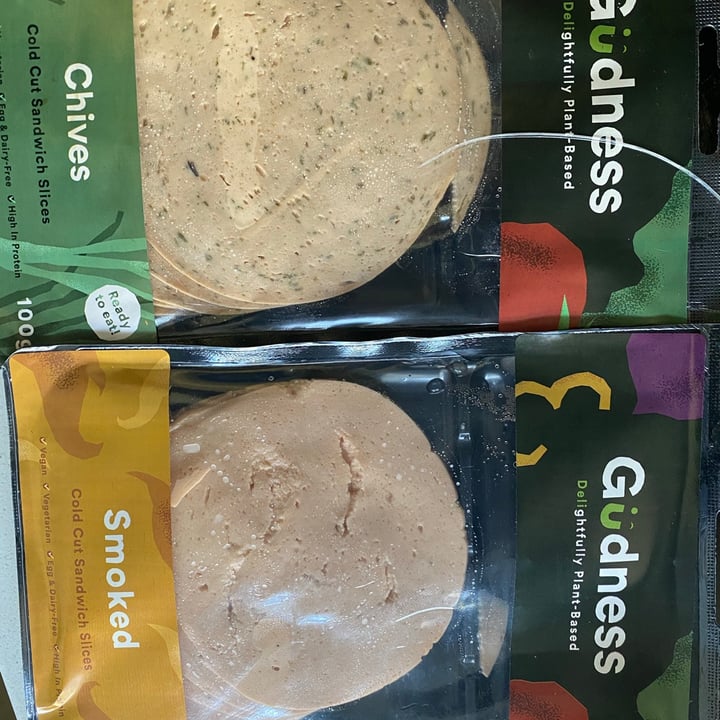 photo of Gudness Plant-Based Deli Olive Cold Cut Sandwich Slices shared by @lindelwa77 on  11 Jan 2021 - review