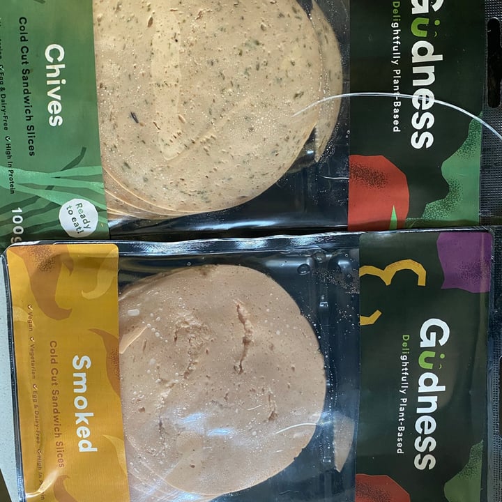 review photo of Gudness Plant-Based Deli Olive Cold Cut Sandwich Slices shared by @lindelwa77 on 11 Jan 2021 - review