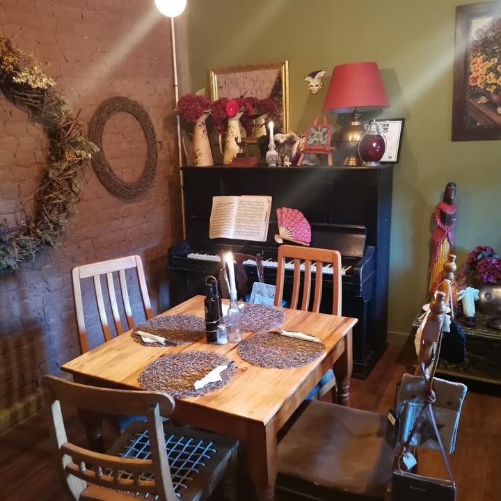 review photo of Cafe Rust Veggie Pizza shared by @lunascorner on 28 Apr 2022 - review
