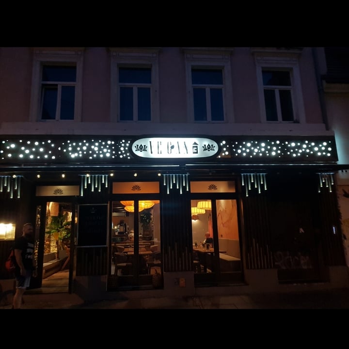 review photo of VEGAN HOUSE DRESDEN Vegan Bowl shared by @johannajottpunkt on 12 Dec 2020 - review