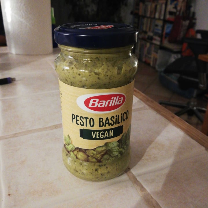 photo of Barilla Pesto Basilico Vegan shared by @bahoombie on  17 Jan 2021 - review